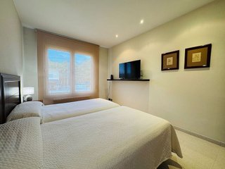 Casa adosada en venta en Fossos - Ctra. Roses en Figueres