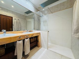 Casa adosada en venta en Fossos - Ctra. Roses en Figueres