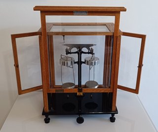 BALANZA PRECISIÓN COBOS DE LABORATORIO Y PESAS