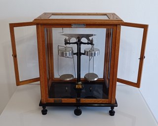BALANZA PRECISIÓN COBOS DE LABORATORIO Y PESAS