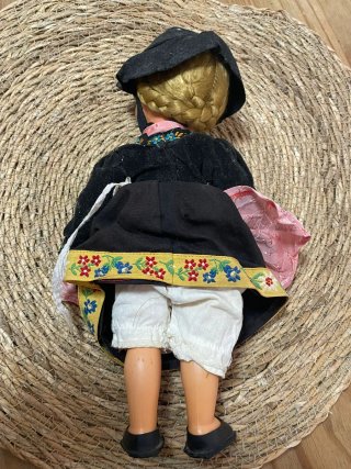 Antigua Muñeca Hong Kong 27cm