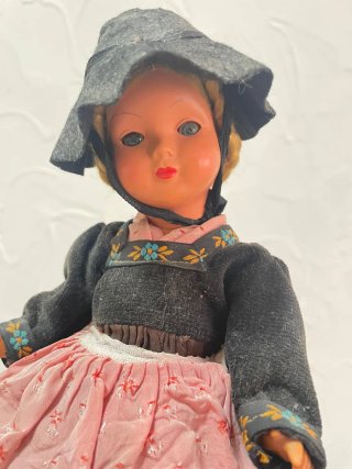 Antigua Muñeca Hong Kong 27cm