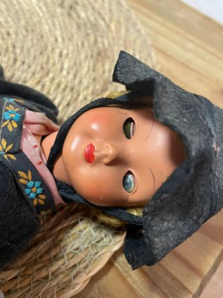 Antigua Muñeca Hong Kong 27cm