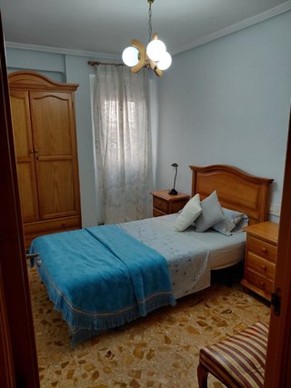 habitación ubicada en torrent, solo para chicas,