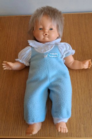 Muñeco Nenuco con ropa y orinal