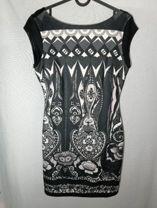 Vestido Desigual Talla S Negro Estampado