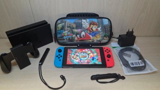 Nintendo Switch Console + Accessori