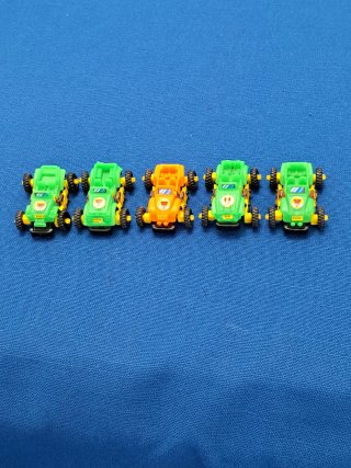 5 Sorpresine Kinder Jeep Modelli Vari