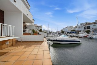 Casa adosada en venta en Empuriabrava en Castelló d´Empúries