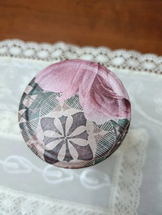Tarro de cristal decorado con flores