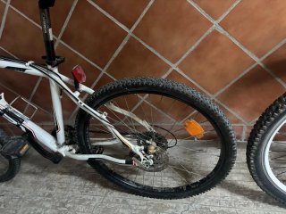 Bicicleta Orbea Blanca y Roja