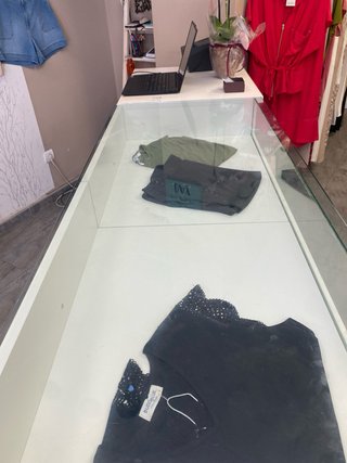 Mostrador de tienda de madera