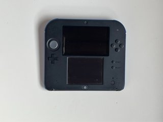 Nintendo 2DS Negra/Azul con 2 juegos y cargador