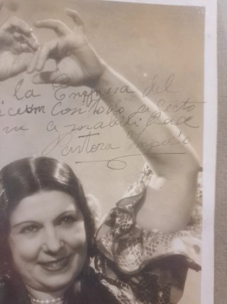 Fotografía antigua firmada