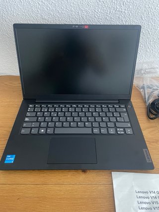 Portátil Lenovo V14 G4 IRU Nuevo