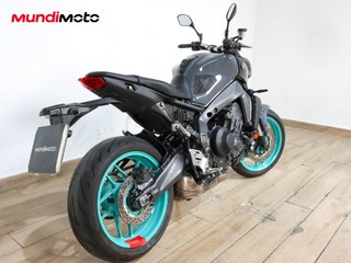 YAMAHA MT 09
