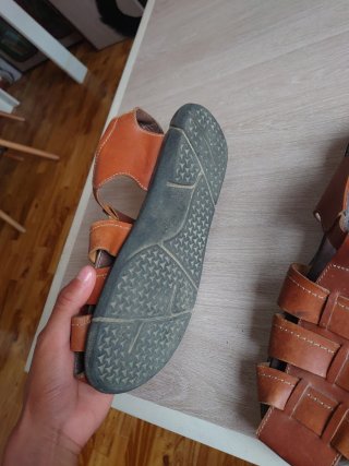 Sandalias de cuero marrones