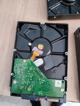 3 Discos Duros 1TB Toshiba y WD (Rotas)