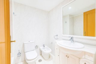 Piso en venta en La Carihuela en Torremolinos