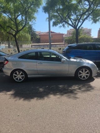 Mercedes-Benz Clase C 2005