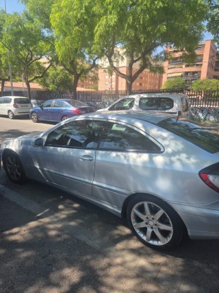 Mercedes-Benz Clase C 2005