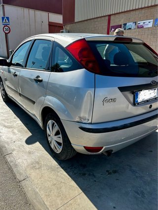 Ford Focus 2001 automatico