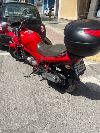 Yamaha Diversion 600 Roja