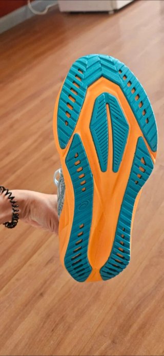 Asics Novablast Talla 37