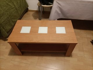 Mesa de salón de madera