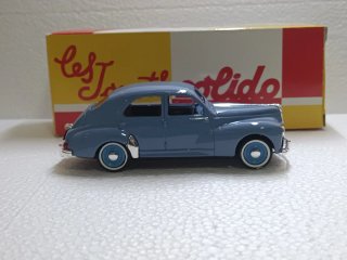 Coche 1:43 Peugeot 203