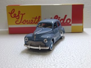 Coche 1:43 Peugeot 203