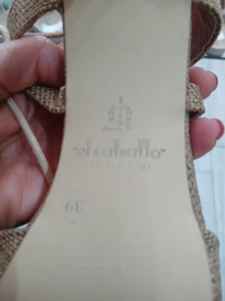 Sandalias de tacón alto de piel y tela de saco