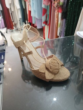 Sandalias de tacón alto de piel y tela de saco