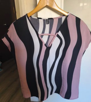 Blusa SHEIN Talla M Rayas