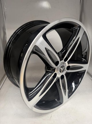 JUEGO LLANTAS 18 PULGADAS ORIGINAL MERCEDES AMG
