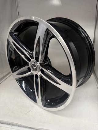 JUEGO LLANTAS 18 PULGADAS ORIGINAL MERCEDES AMG