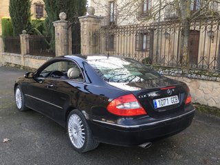 Mercedes-Benz  CLK350 (2008) - estado impecable