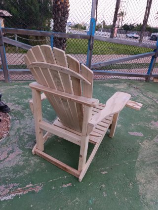 Sillón / tumbona de madera