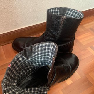 Botines de piel negros con cremallera