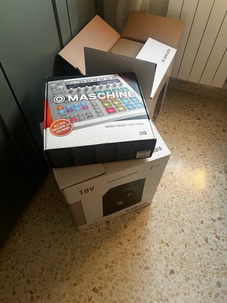 Monitores ADAM TV8 + soportes + cables + maschine