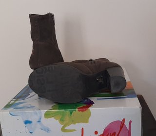 Botines Desigual Marrones con Detalles Rosas