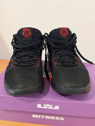 Nike Lebron Witness VIII Negro/Rojo