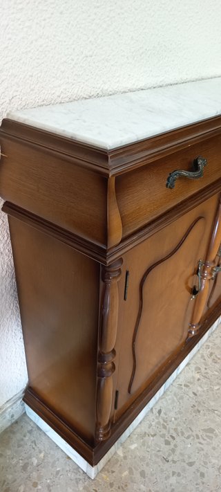Mueble recibidor madera y mármol