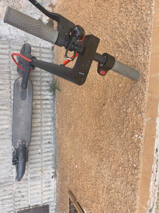 Patinete eléctrico negro