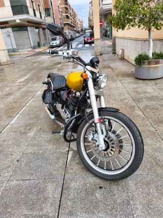 Moto Leonard Daytona Cruiser Negra y Amarilla