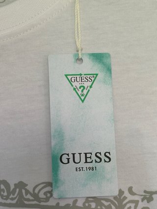 Camiseta Guess Blanca nueva / m