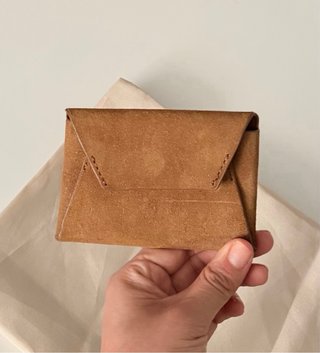MANGO Monedero de piel bovina • PVP 29,99€