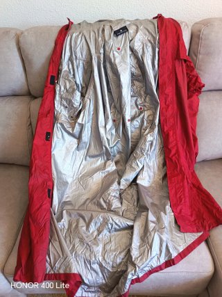 Capa Poncho Hombre Color Rojo. Talla  L - XXL