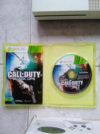 Xbox One S 1TB + Controller + Black Ops