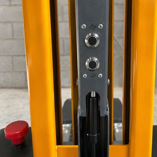 Apilador Autoportante 1000kg a 1300mm *SIN IVA